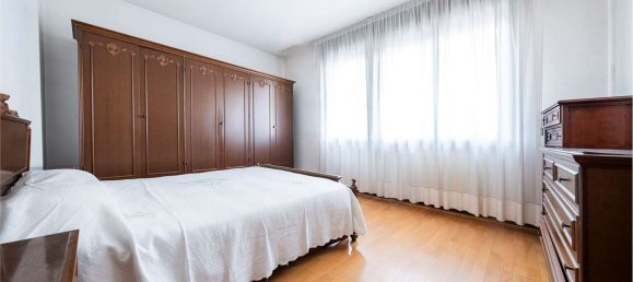 Квартира с 5 комнатами в Конельяно, Италия № 118305 25