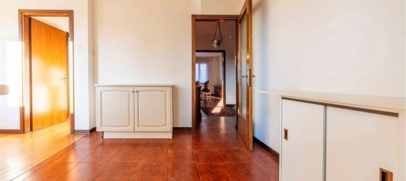 Квартира с 5 комнатами в Конельяно, Италия № 118305 5