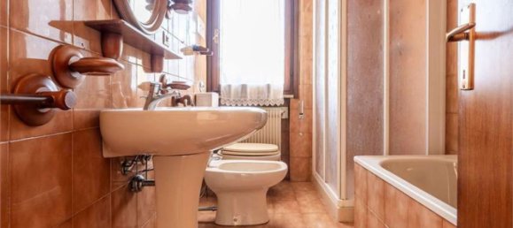 Квартира с 5 комнатами в Конельяно, Италия № 118305 22