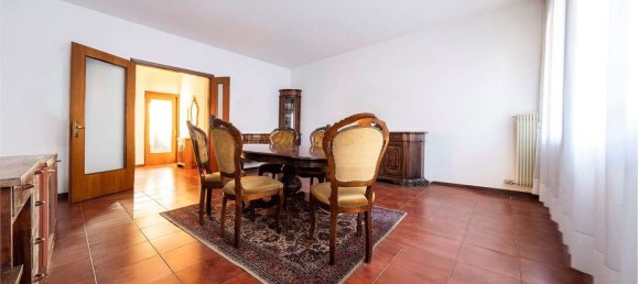 Квартира с 5 комнатами в Конельяно, Италия № 118305 12