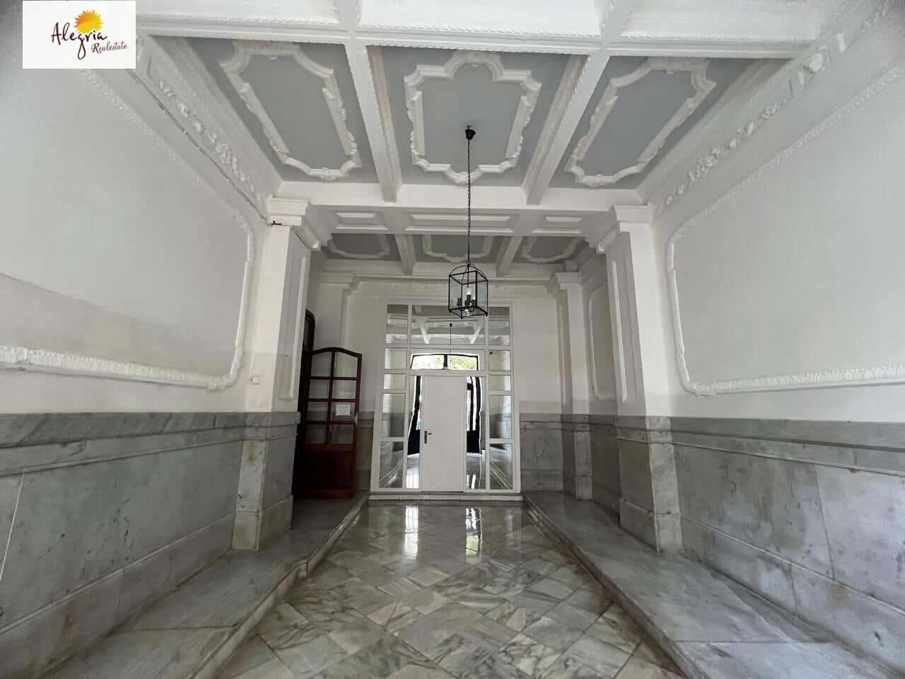 4 bedrooms Apartment in Valencia, Spain No. 209067