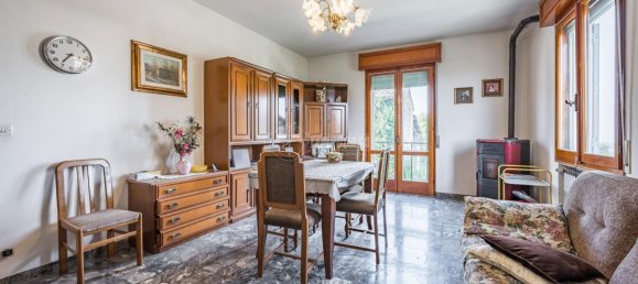6 rooms House in Serramazzoni, Italy No. 163058 3