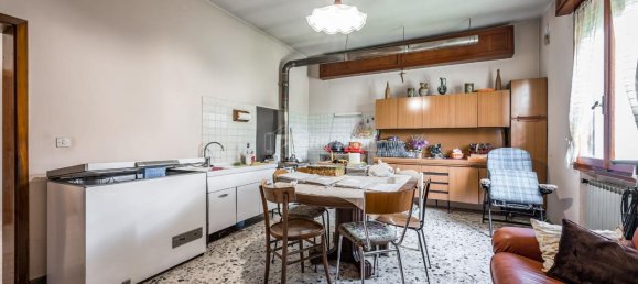 6 rooms House in Serramazzoni, Italy No. 163058 37