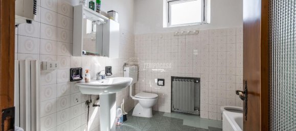 6 rooms House in Serramazzoni, Italy No. 163058 9