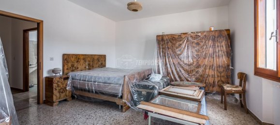 6 rooms House in Serramazzoni, Italy No. 163058 32