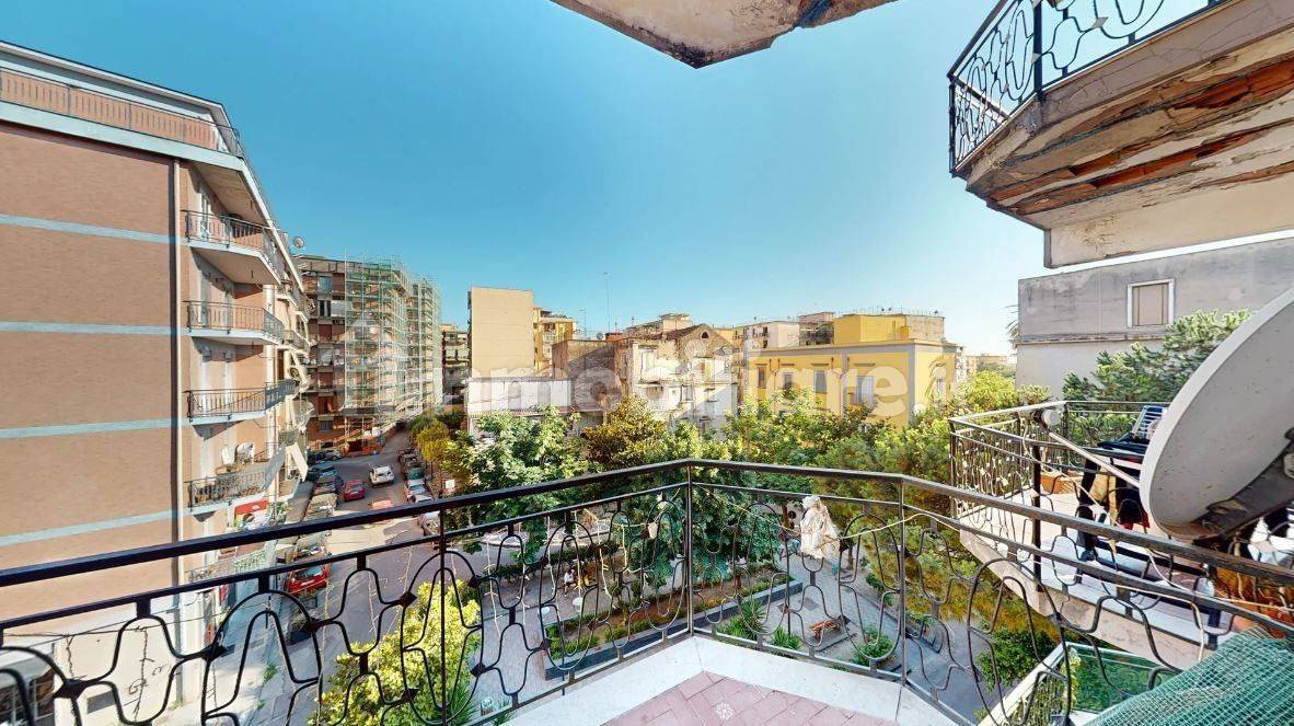 Apartamento de 3 dormitorios en San Giorgio a Cremano, Italy No. 17745