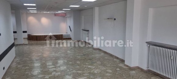 1-Zimmer Gewerbliche Immobilie in Venegono Superiore, Italy, Nr. 354243 2