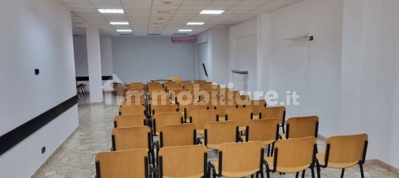 1-Zimmer Gewerbliche Immobilie in Venegono Superiore, Italy, Nr. 354243 4