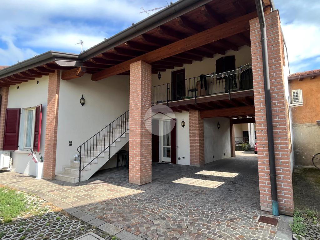 Apartamento de 2 dormitorios en Cazzago San Martino, Italy No. 316303