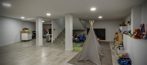 3 Schlafzimmer Stadthaus in Marbella, Spain, Nr. 182161 4