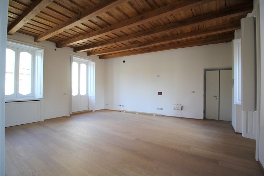 2-salle Bureau à Milan, Italy No. 241815