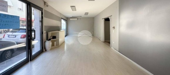 2-Zimmer Gewerbliche Immobilie in Asola, Italy, Nr. 142135 7