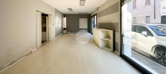 2-Zimmer Gewerbliche Immobilie in Asola, Italy, Nr. 142135 9