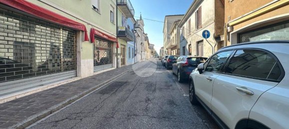 2-Zimmer Gewerbliche Immobilie in Asola, Italy, Nr. 142135 15