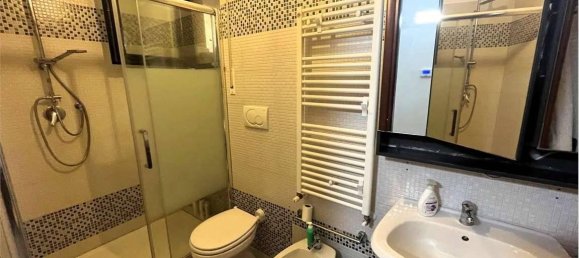 Квартира с 4 комнатами в Бриндизи, Италия № 109395 13