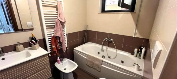 Квартира с 4 комнатами в Бриндизи, Италия № 109395 12