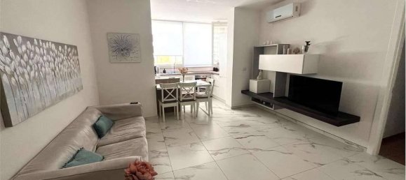 Квартира с 4 комнатами в Бриндизи, Италия № 109395 3