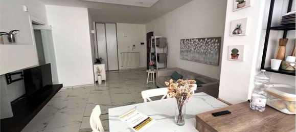 Квартира с 4 комнатами в Бриндизи, Италия № 109395 4