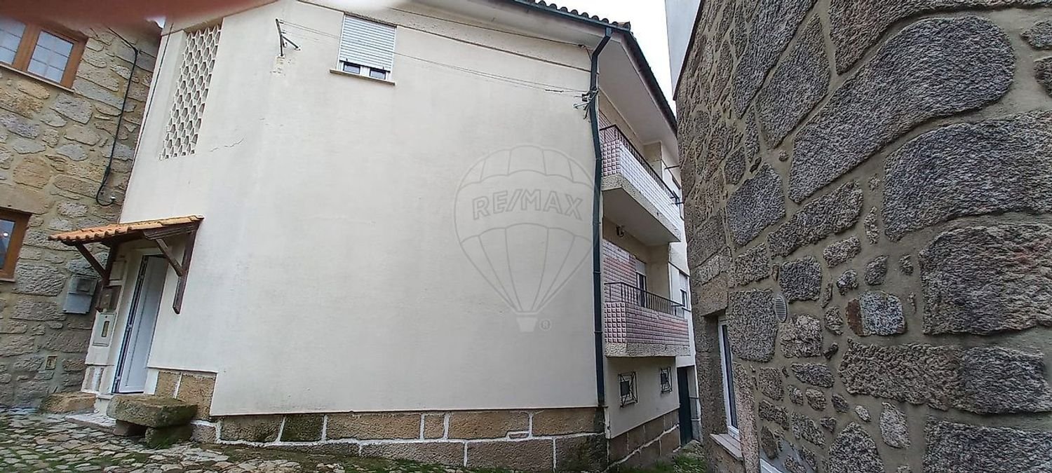 Дом с 4 спальнями в Folgosinho, Португалия № 162878