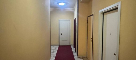 2-salle Appartement à Milan, Italy No. 246210 12