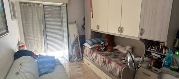 2-salle Appartement à Milan, Italy No. 246210 3