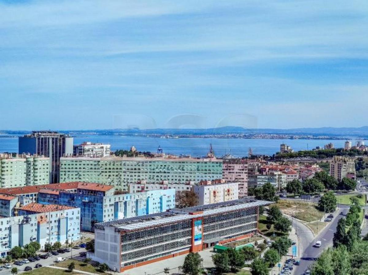 4 chambres Appartement à Lisbon, Portugal No. 3829