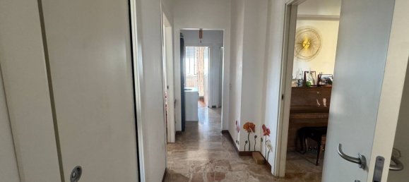 5-salle Appartement à Opera, Italy No. 6958 14