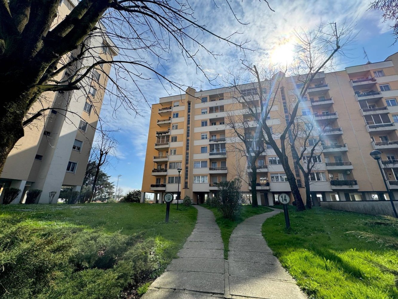 5-salle Appartement à Opera, Italy No. 6958