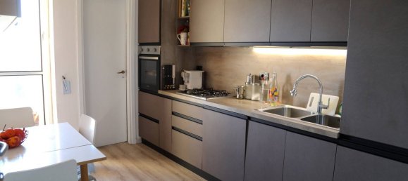 5-salle Appartement à Opera, Italy No. 6958 9