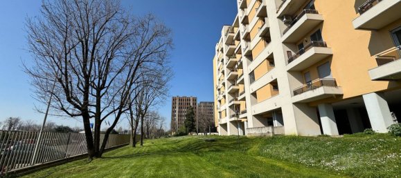 5-salle Appartement à Opera, Italy No. 6958 30