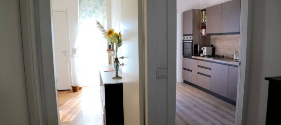 5-salle Appartement à Opera, Italy No. 6958 8