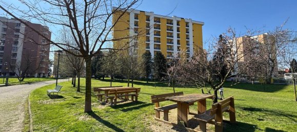 5-salle Appartement à Opera, Italy No. 6958 29