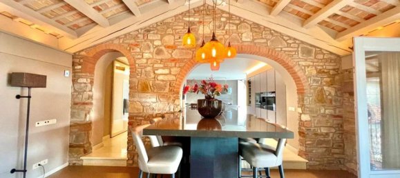 5 bedrooms Villa in Udine, Italy No. 333025 12