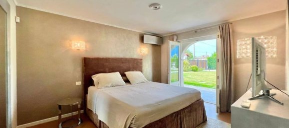 5 bedrooms Villa in Udine, Italy No. 333025 11