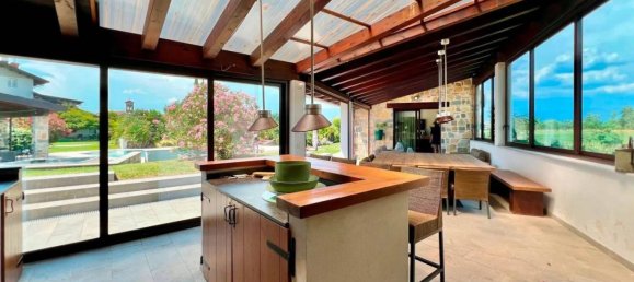 5 bedrooms Villa in Udine, Italy No. 333025 30