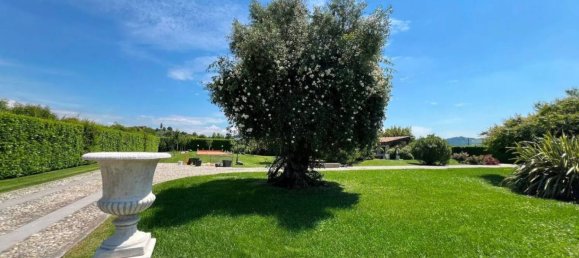 5 bedrooms Villa in Udine, Italy No. 333025 3