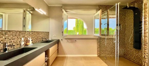 5 bedrooms Villa in Udine, Italy No. 333025 19