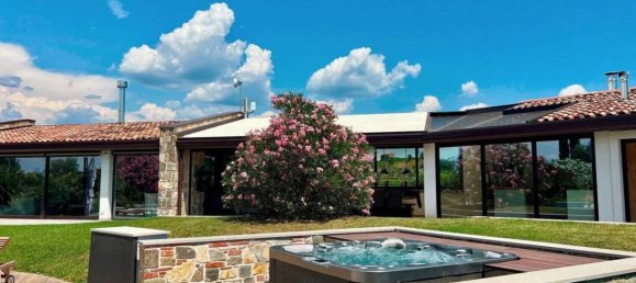 5 bedrooms Villa in Udine, Italy No. 333025 23