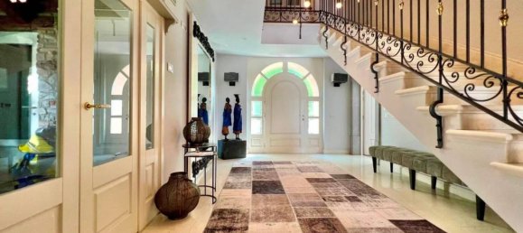 5 bedrooms Villa in Udine, Italy No. 333025 5