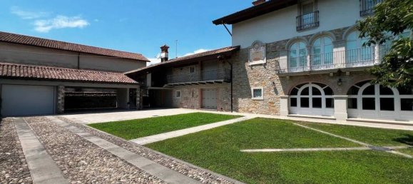 5 bedrooms Villa in Udine, Italy No. 333025 33