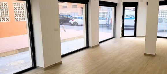 52m² Commercial property in Guardamar del Segura, Spain No. 56325 2
