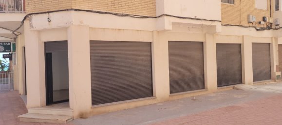 52m² Commercial property in Guardamar del Segura, Spain No. 56325 5