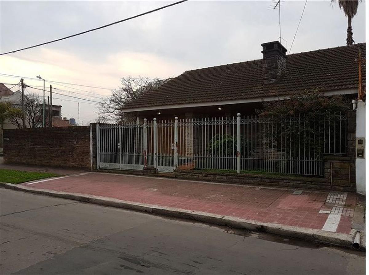 3 bedrooms House in Lomas de Zamora, Argentina No. 8195
