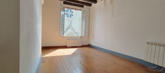 231m² Building in Luynes, France No. 245202 6