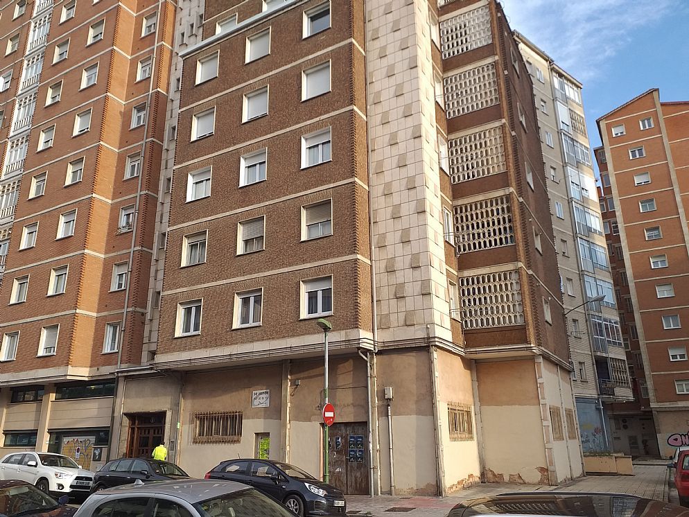 394m² Commercial property in Burgos, Spain No. 86687