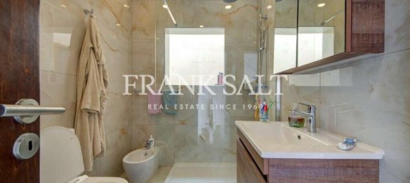 6 bedrooms House in Nadur, Malta No. 8 20