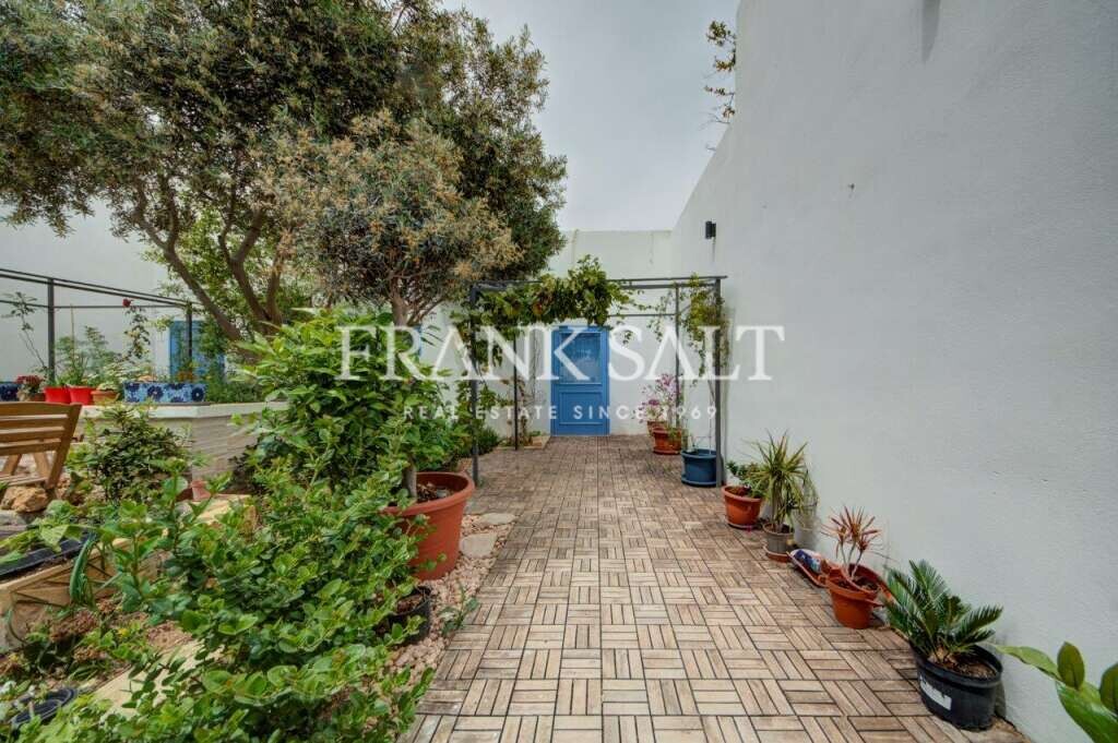 6 bedrooms House in Nadur, Malta No. 8