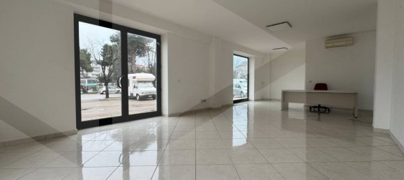 Escritório de 2 divisões em Vasto, Italy N.º 228973 6