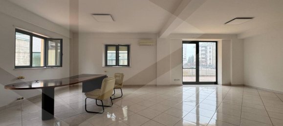 Escritório de 2 divisões em Vasto, Italy N.º 228973 10