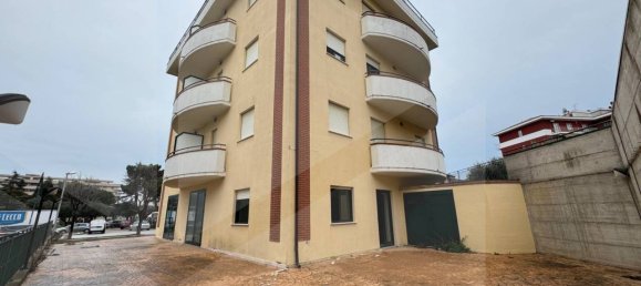 Escritório de 2 divisões em Vasto, Italy N.º 228973 2